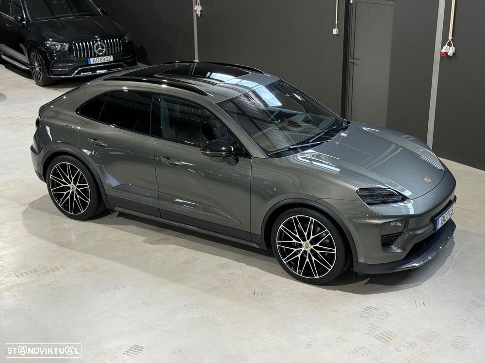 Porsche Macan Electric 4 - 3