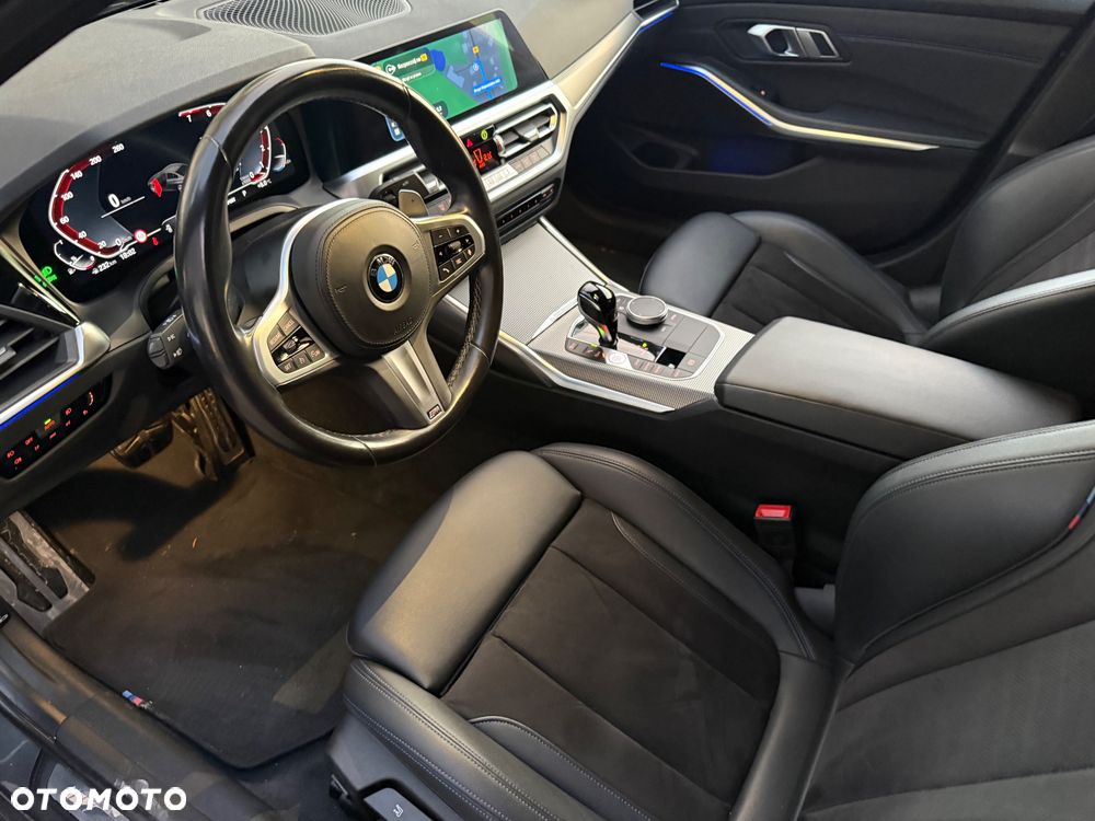 BMW Seria 3 320i M Sport sport - 24