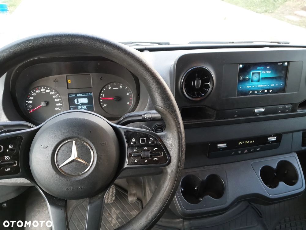 Mercedes-Benz Sprinter 319 V6 3.0 - 7