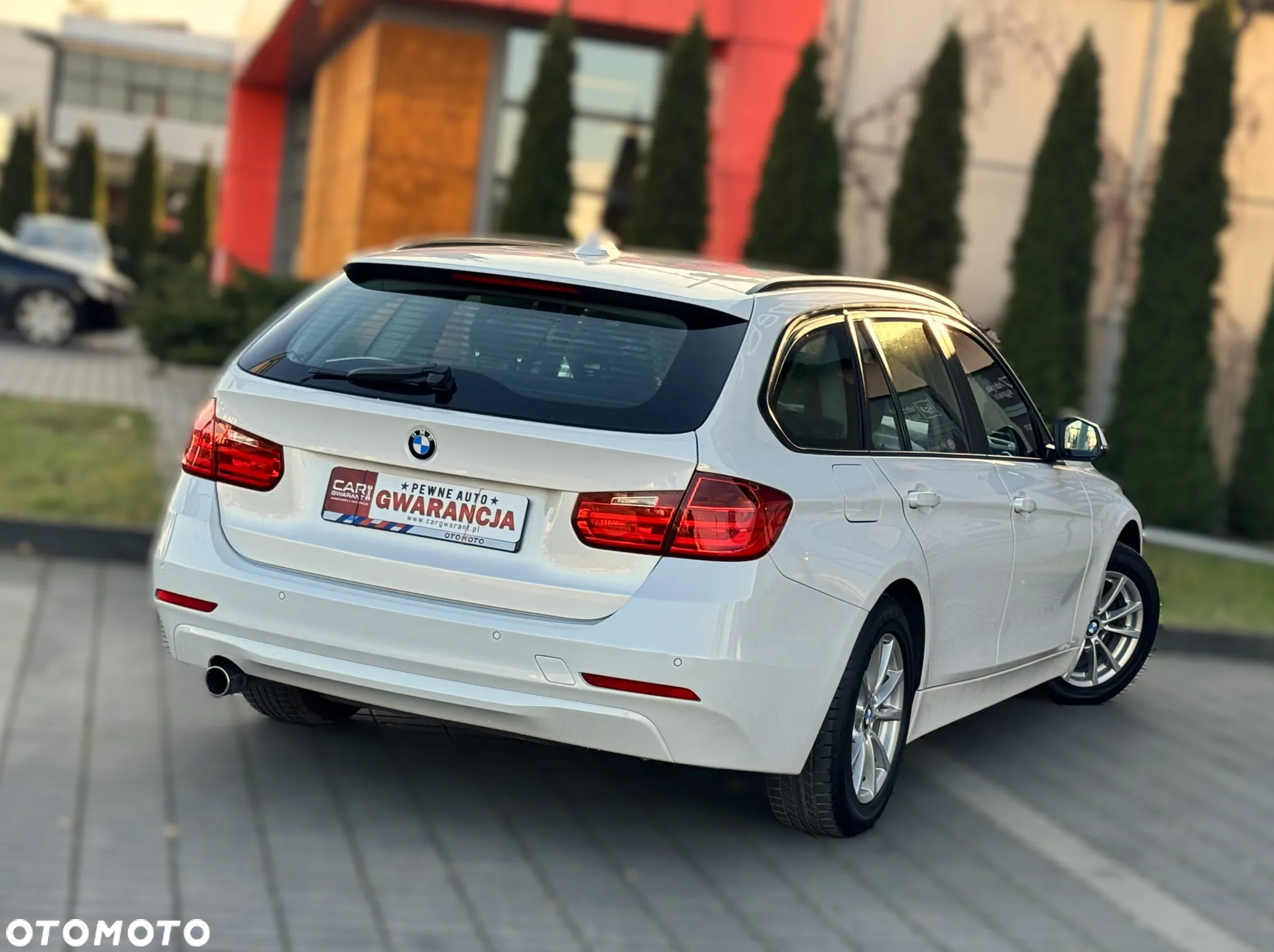 BMW Seria 3 320i Touring xDrive - 8