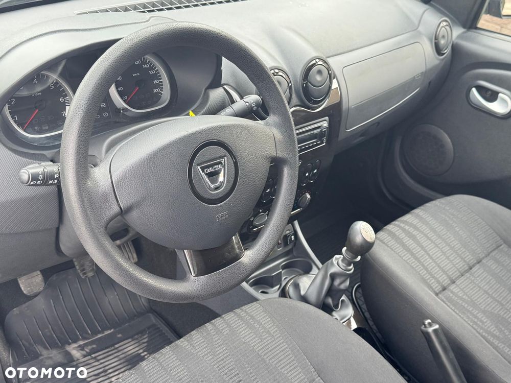 Dacia Duster 1.6 16V 4x4 Laureate - 9