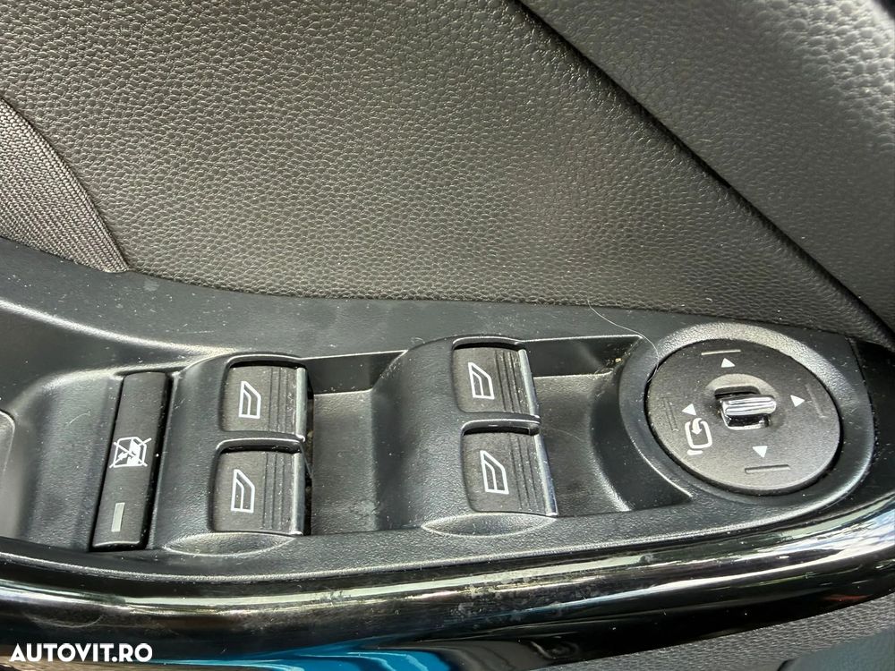 Ford Fiesta 1.6 TDCI DPF Titanium - 18