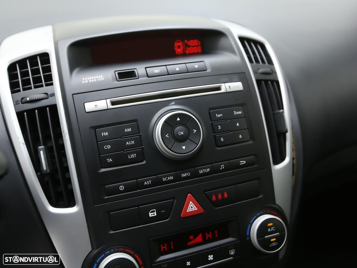Kia Ceed - 16