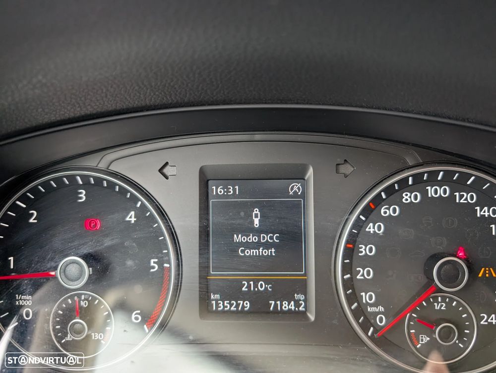 VW Sharan 2.0 TDI Highline DSG - 27