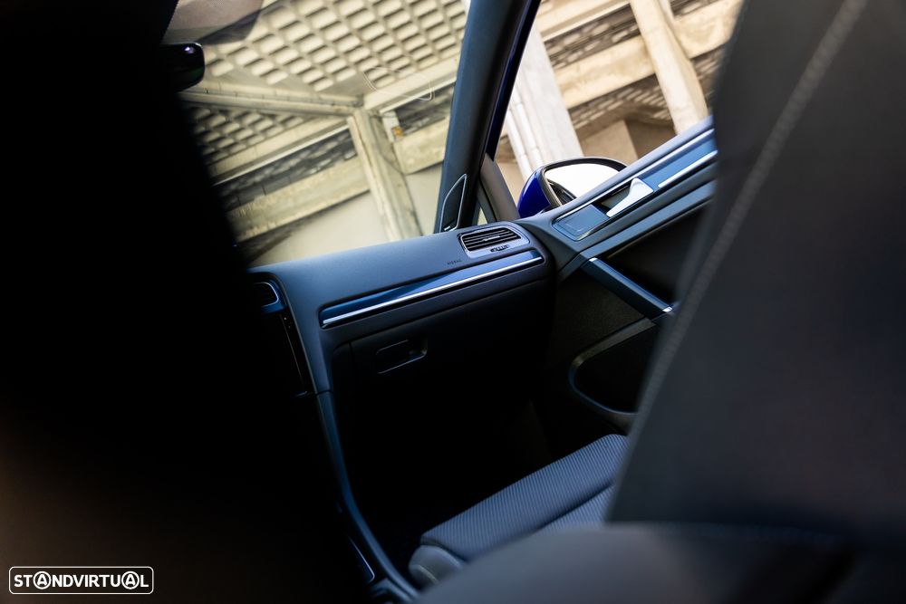 VW Golf R 4Motion BlueMotion DSG - 18