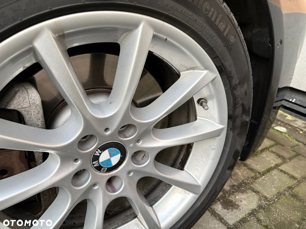 BMW Seria 5 530d xDrive Sport-Aut - 32