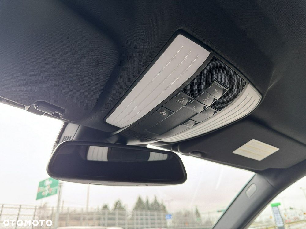 Mercedes-Benz Klasa E - 31