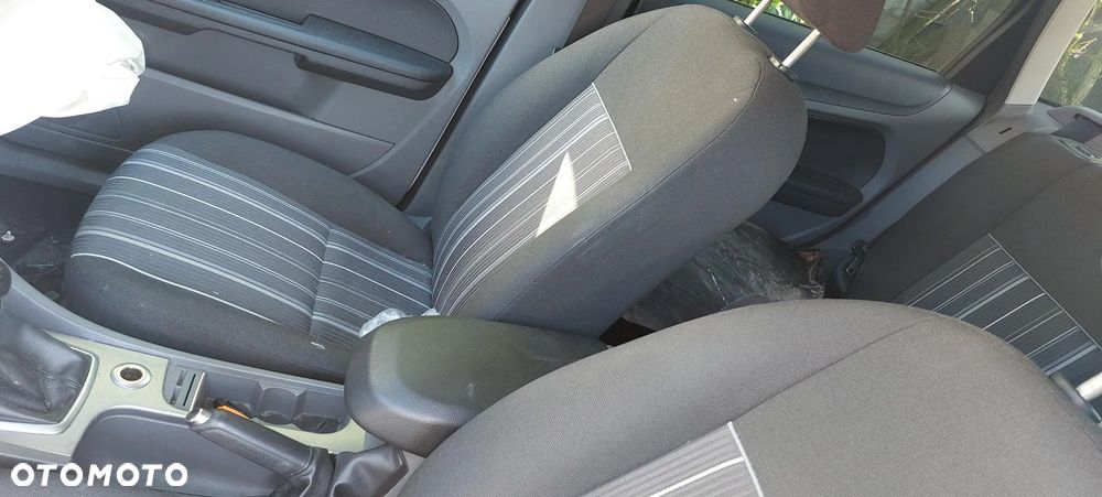 Ford Focus 1.6 TDCi Ambiente - 5