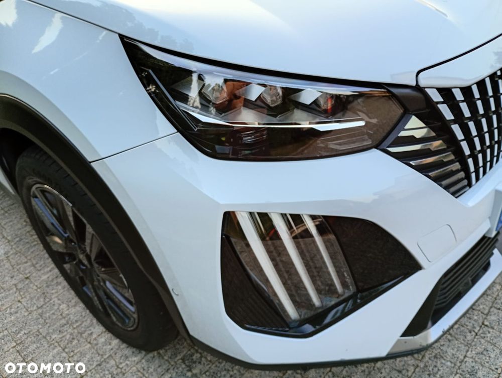 Peugeot 2008 Hybrid 136 e-DSC GT - 18
