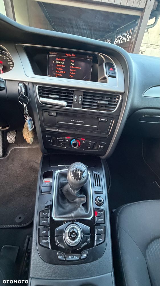 Audi A4 Avant 2.0 TDI DPF Ambiente - 13