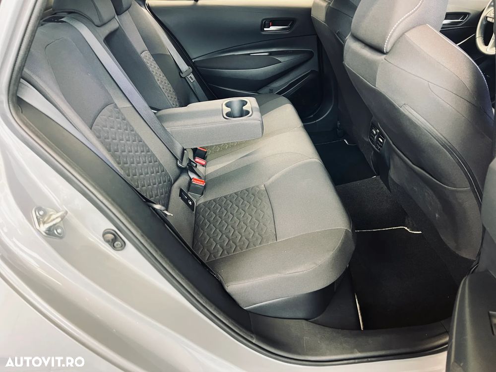 Toyota Corolla 1.8 HSD Business - 17