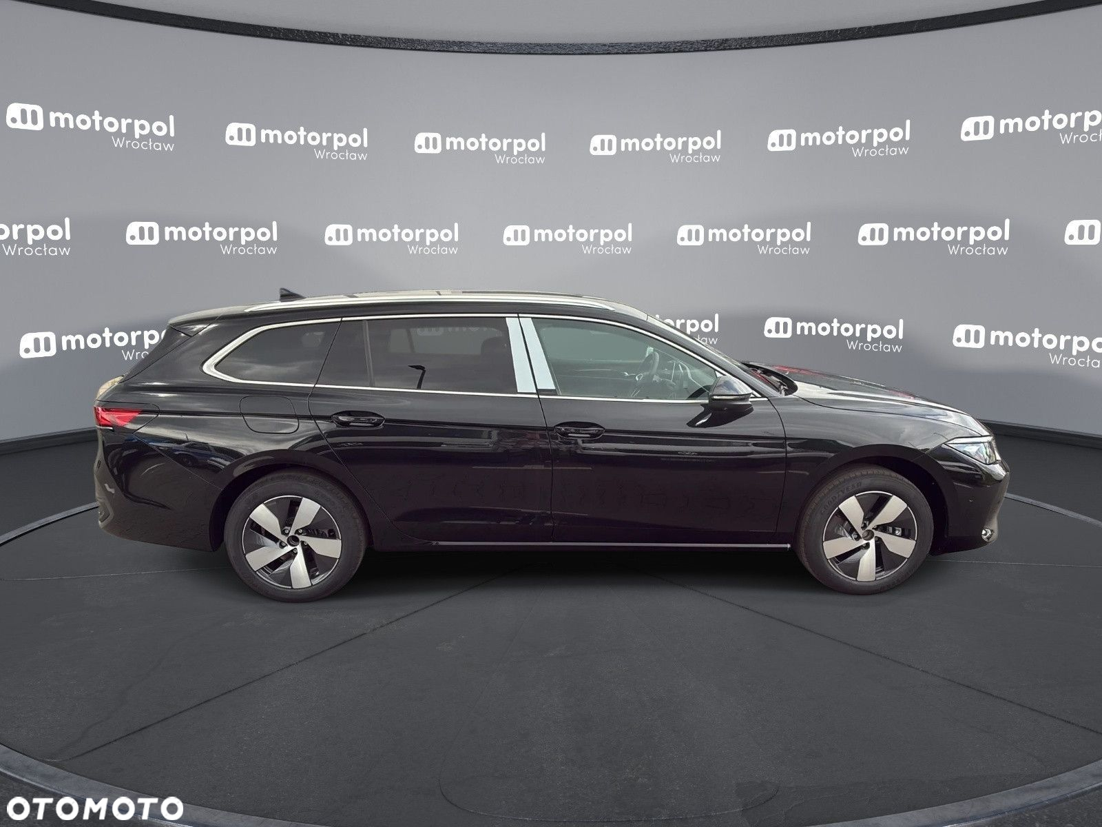 Volkswagen Passat - 11
