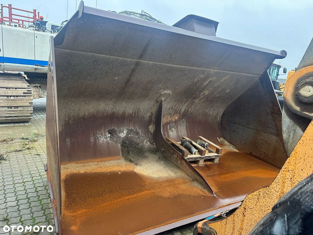 Liebherr L586 XPOWER - 18