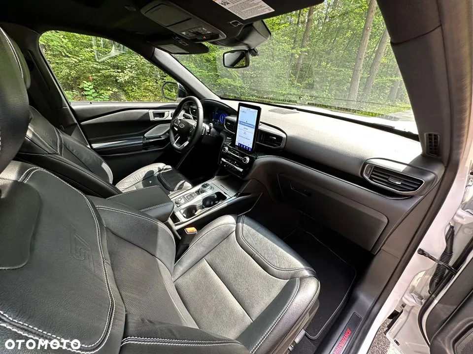 Ford Explorer EcoBoost Plug-in Hybrid ST-LINE - 29