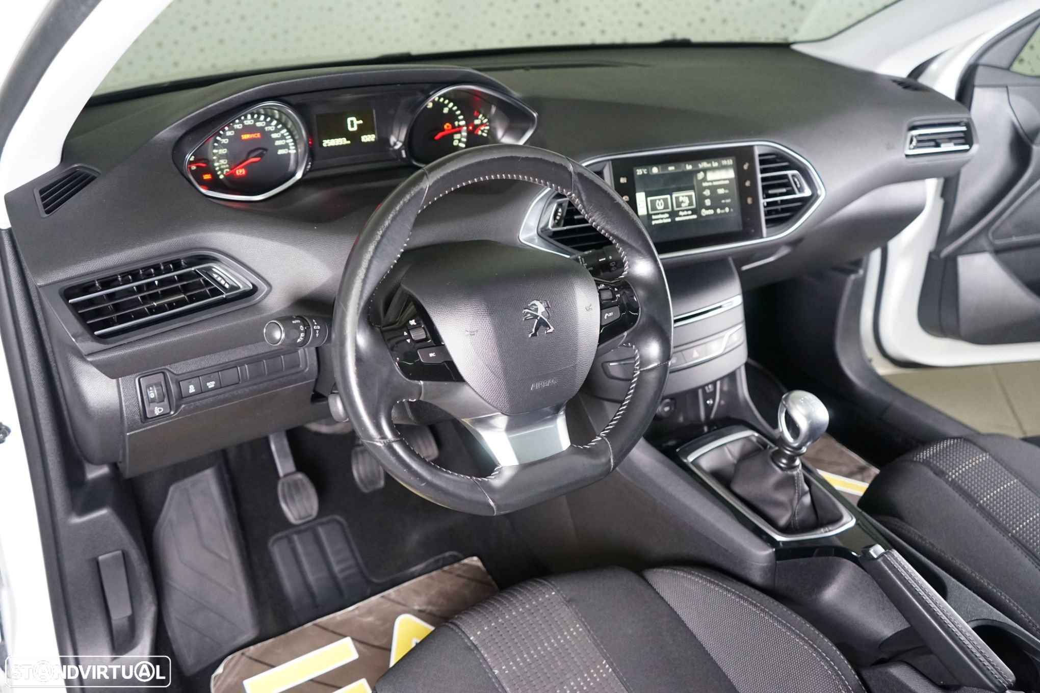Peugeot 308 SW 1.6 BlueHDi Allure - 17