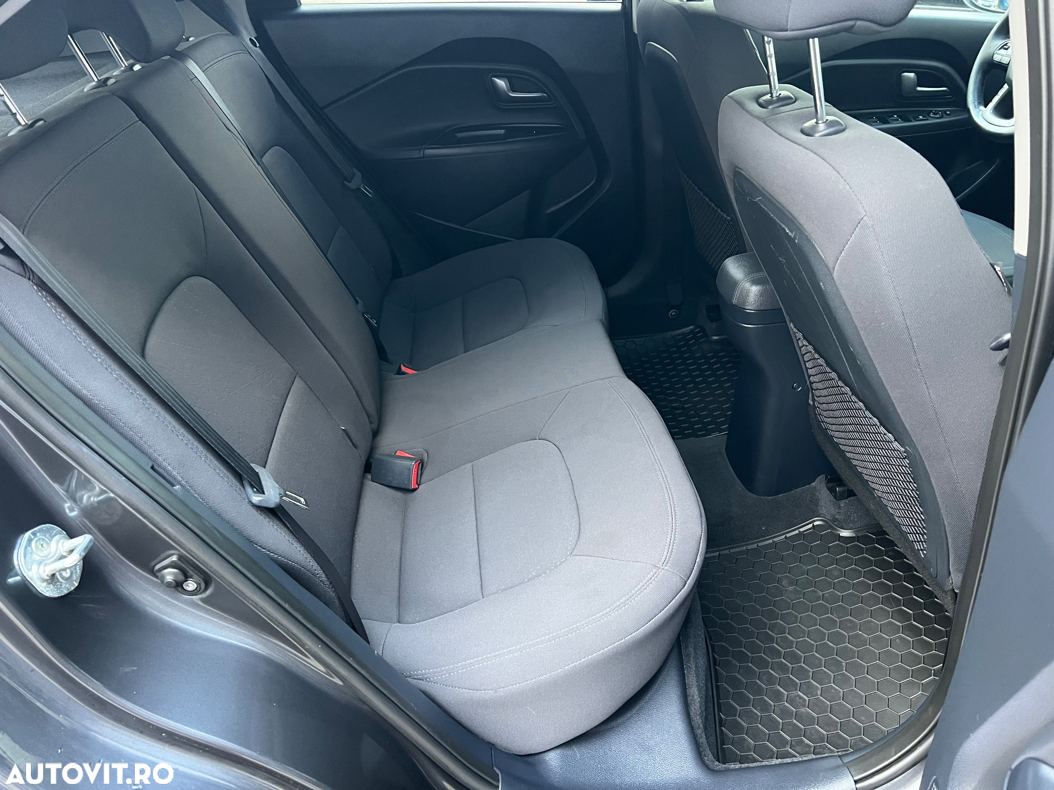 Kia Rio 1.4 CRDi 90 Platinum Edition - 19