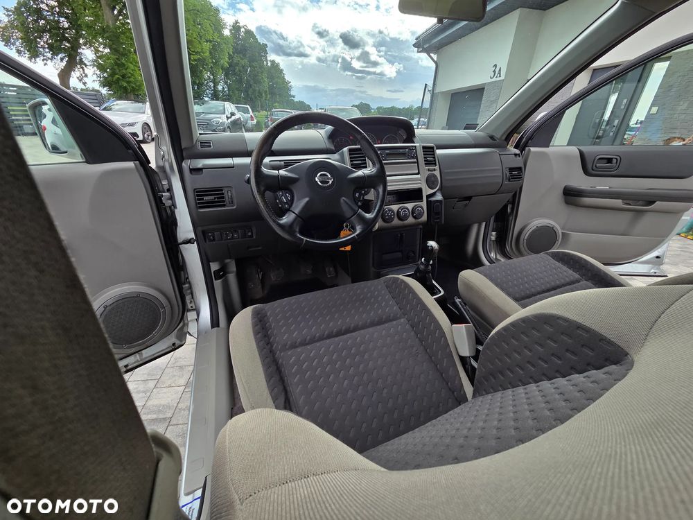 Nissan X-Trail 2.2 dCi 4x4 Elegance - 13