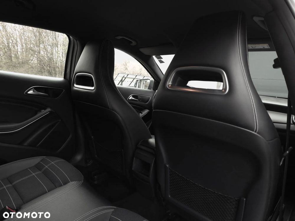 Mercedes-Benz GLA 200 - 22