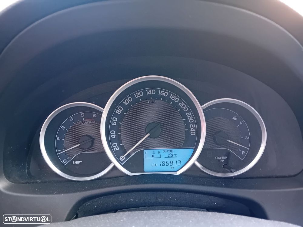 Toyota Auris Touring Sports 1.4 D-4D C.+P.Sport+Navi - 14