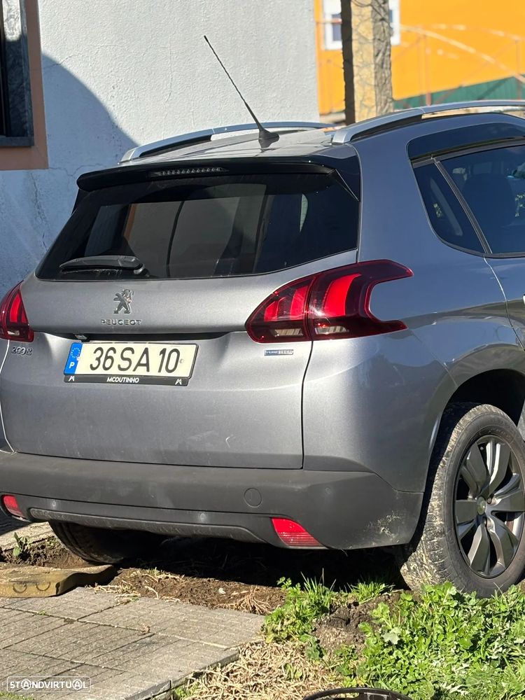 Peugeot 2008 1.2 PureTech Style - 3