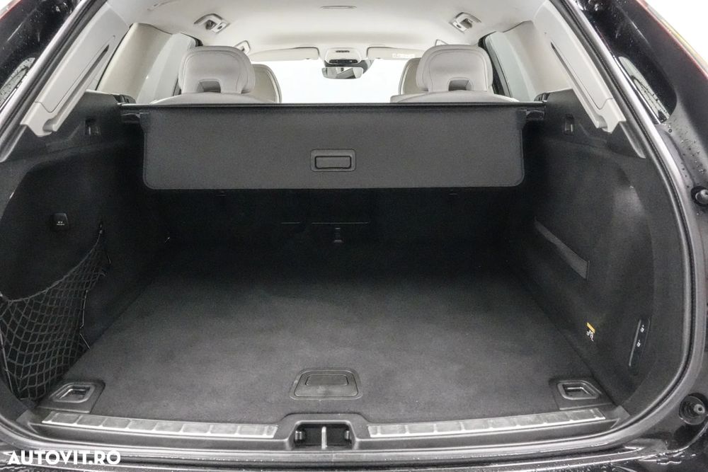 Volvo XC 60 D4 AWD Geartronic Momentum - 24