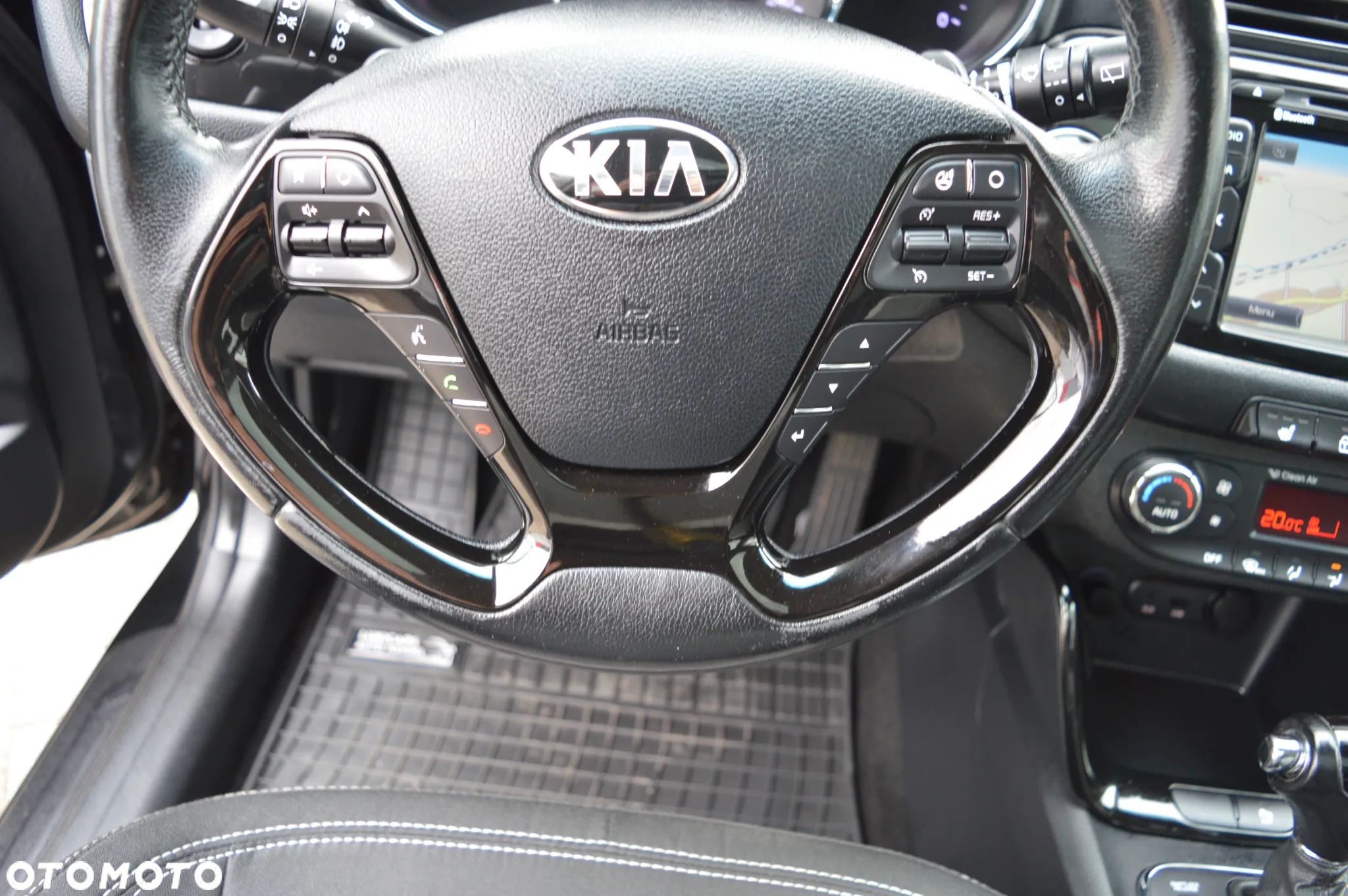 Kia Ceed 1.6 GDI SW DCT Platinum Edition - 21