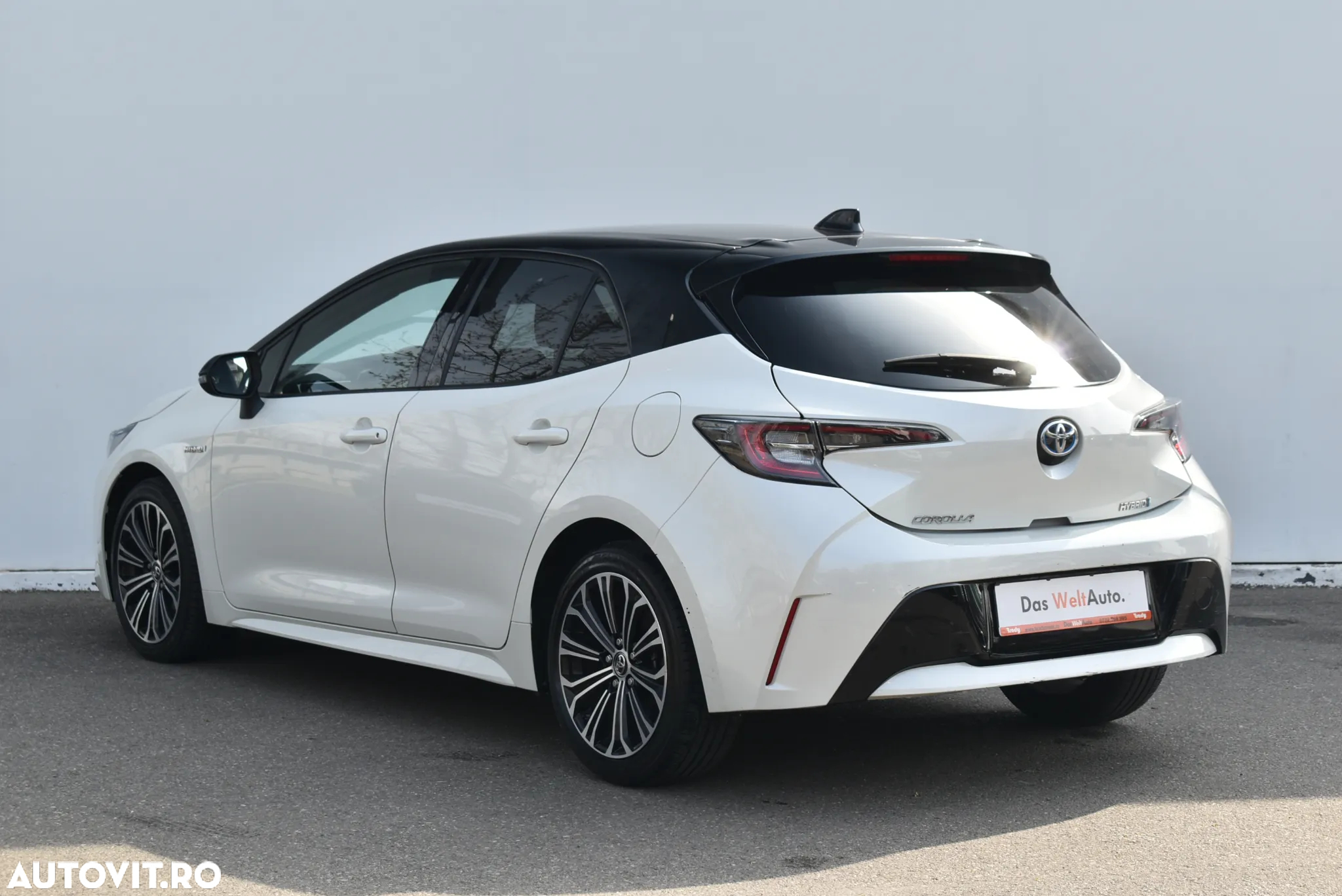 Toyota Corolla 1.8 Hybrid Comfort - 2