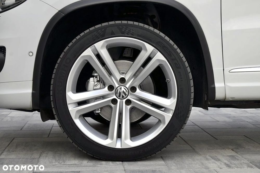 Volkswagen Tiguan 2.0 TDI 4Mot Perfectline R-Style DSG - 29