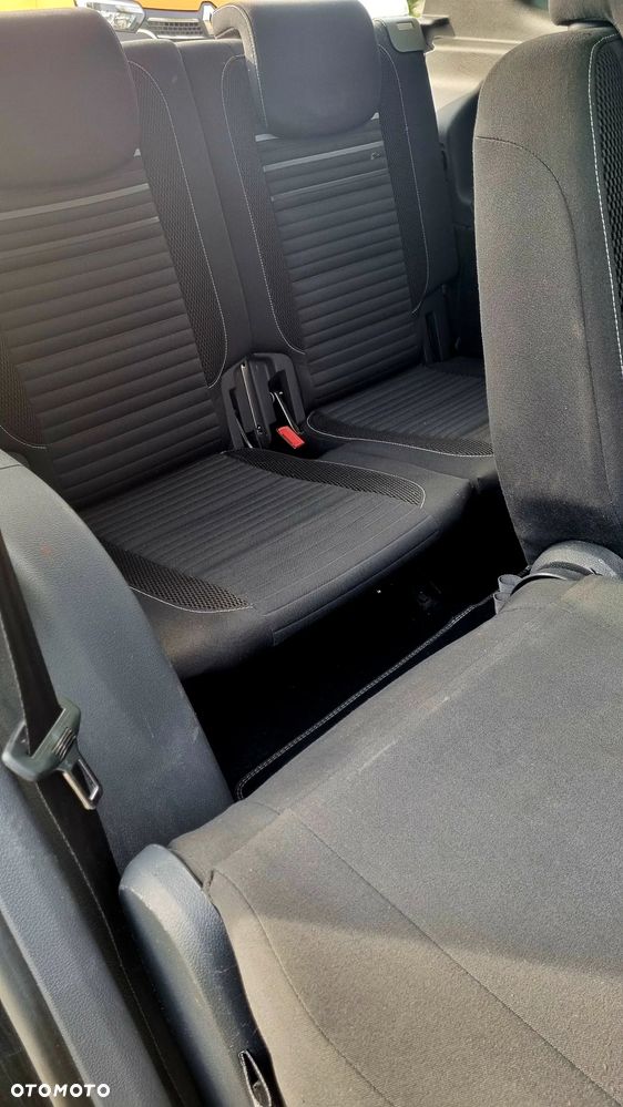 Volkswagen Touran 2.0 TDI DPF BlueMotion Technology Cup - 16