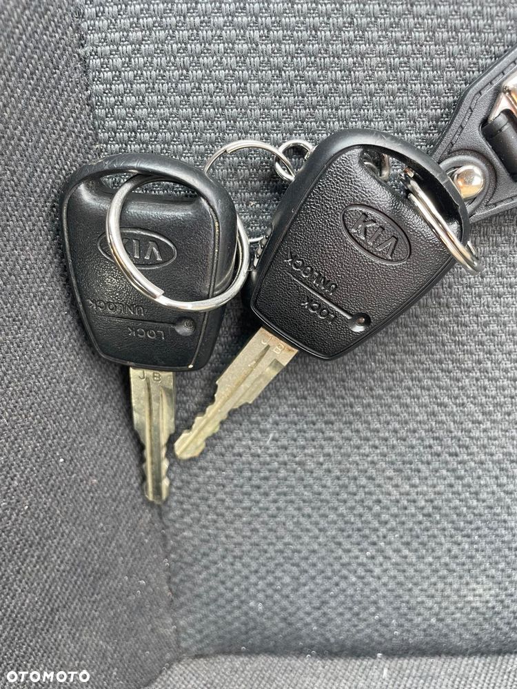 Kia Rio 1.4 Family + - 6