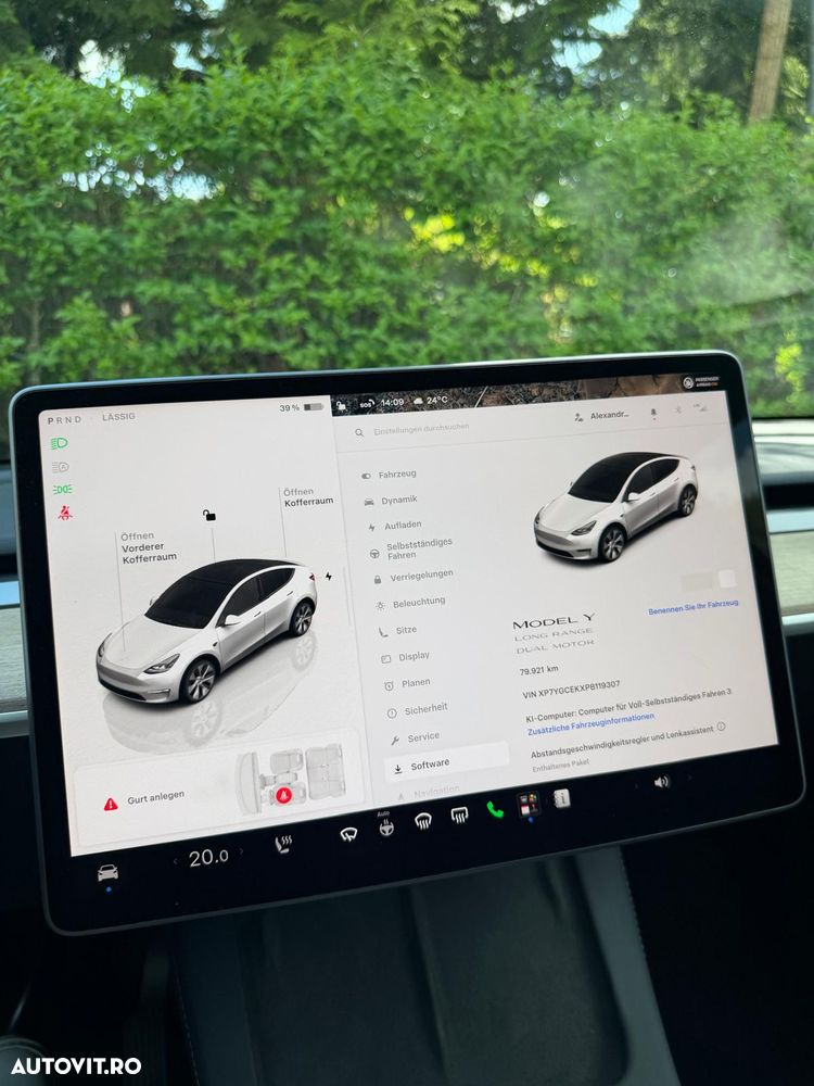 Tesla Model Y Long Range Dual Motor AWD - 24