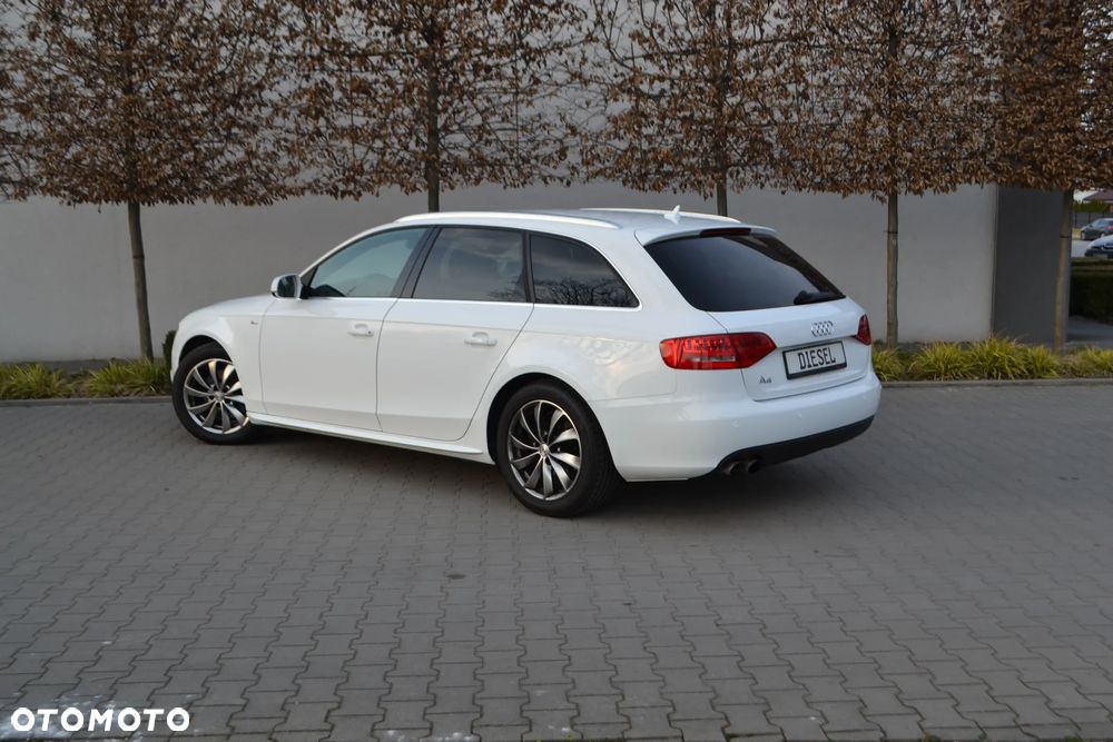 Audi A4 Avant 2.0 TDI DPF quattro - 9