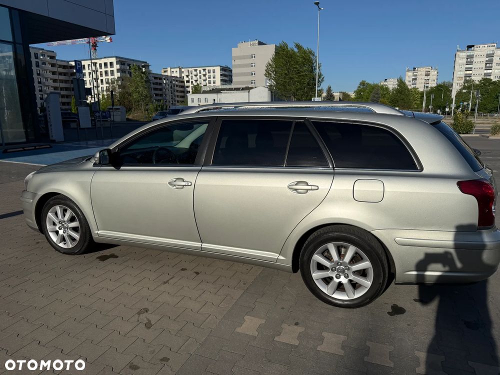 Toyota Avensis 1.8 VVT-i Automatik Sol - 5