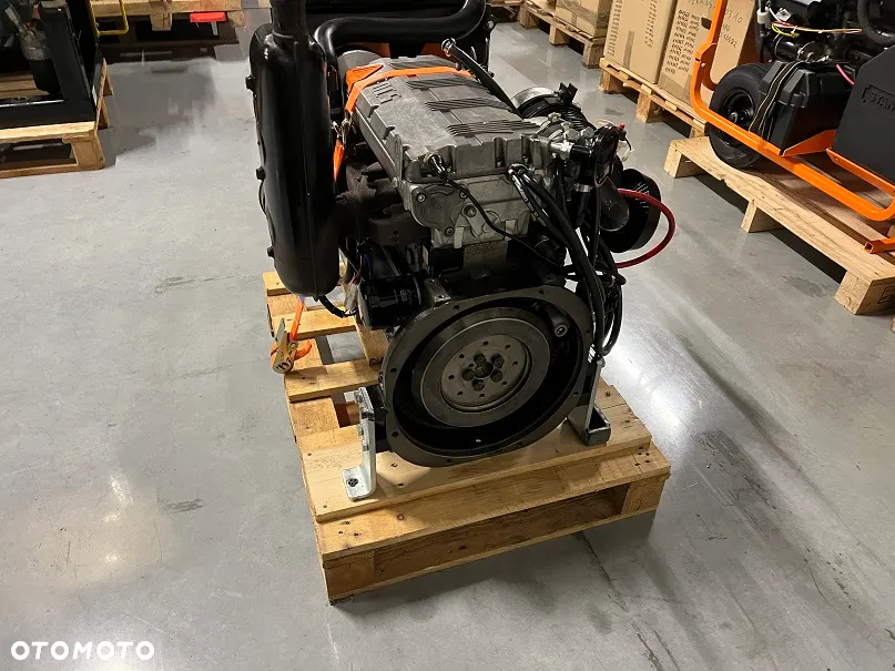 SILNIK LOMBARDINI LDW 1204 3000rpm stan jak nowy zestaw 11500 netto - 3
