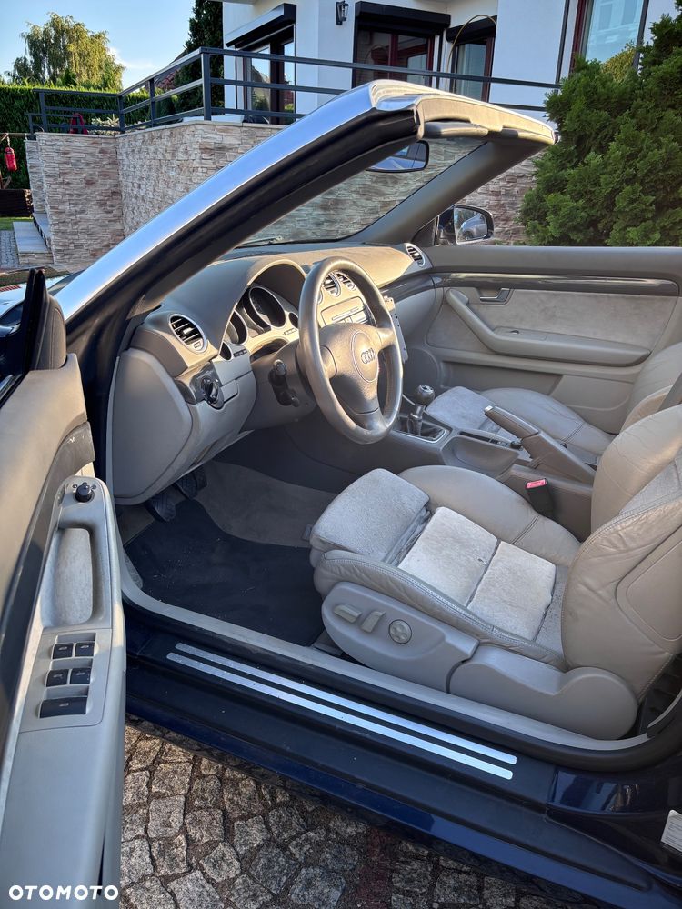Audi A4 Cabrio 2.4 - 11