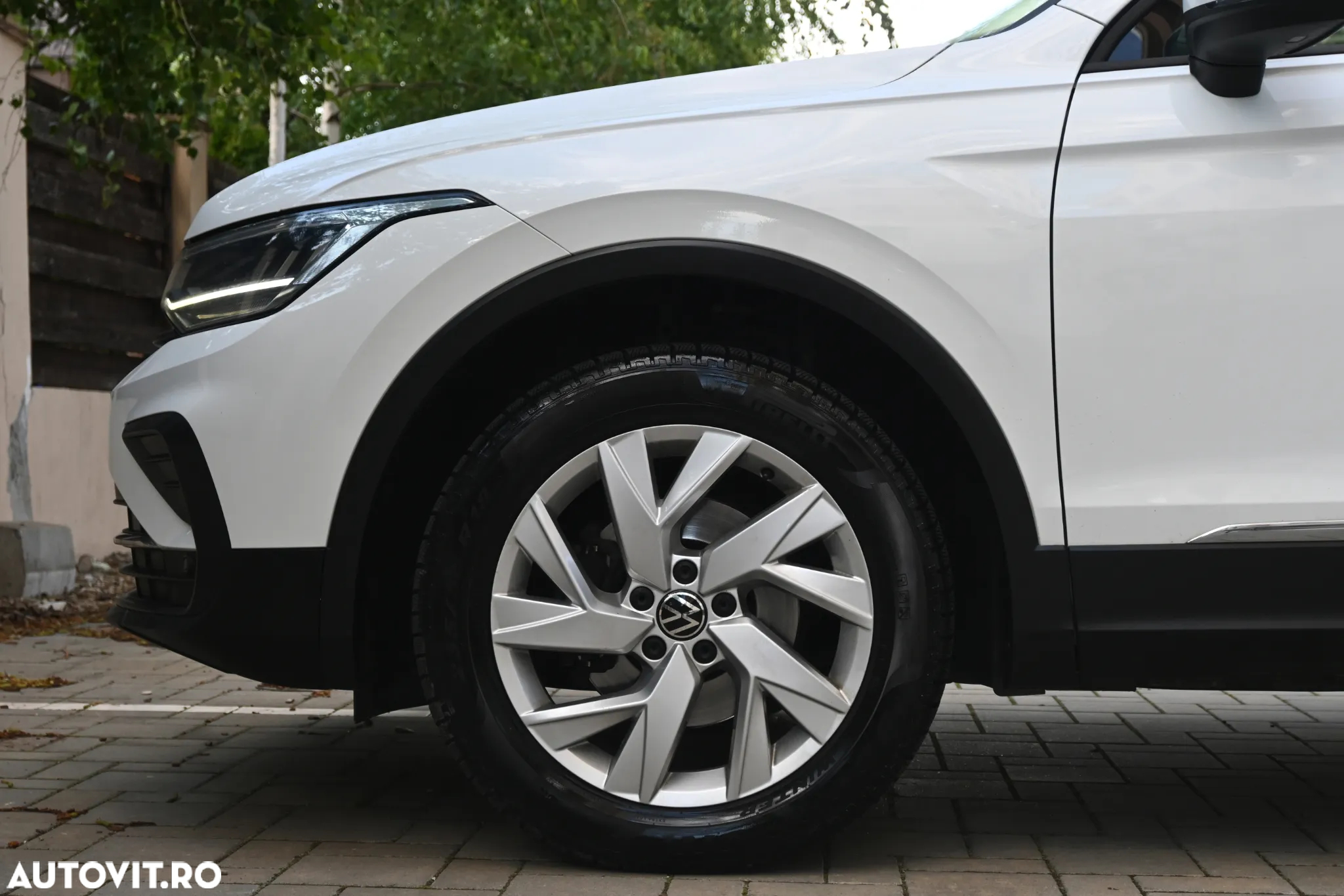Volkswagen Tiguan 2.0 TDI SCR DSG 4Motion Elegance - 18