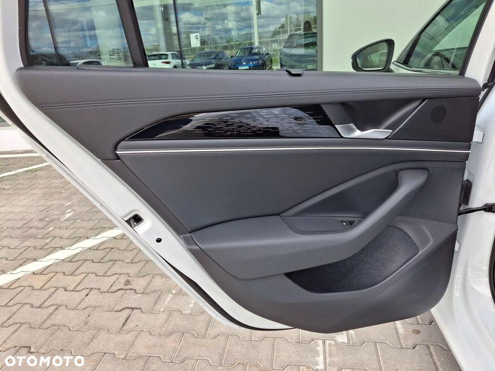 Volkswagen Passat Variant 1.5 TSI EVO Elegance DSG - 15