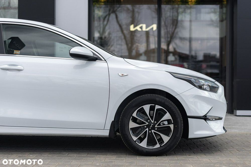 Kia Ceed - 8