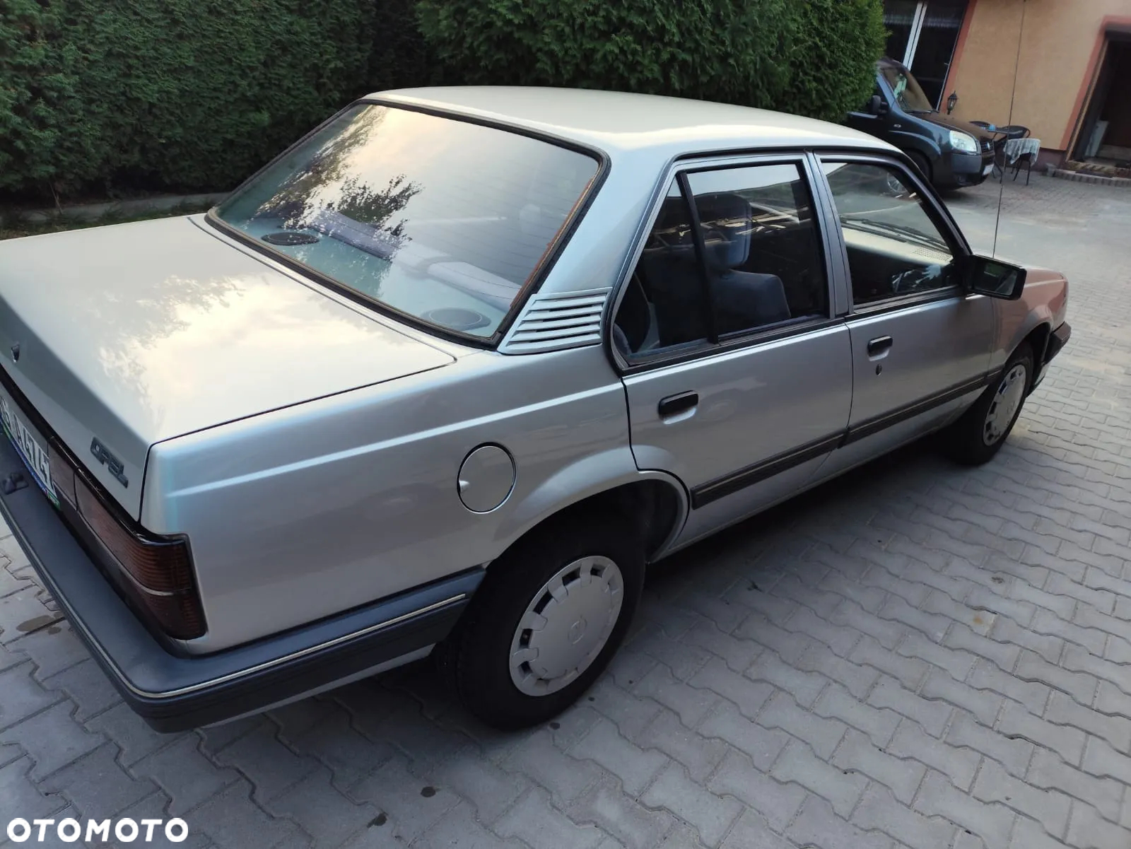 Opel Ascona C 1.6 L - 5