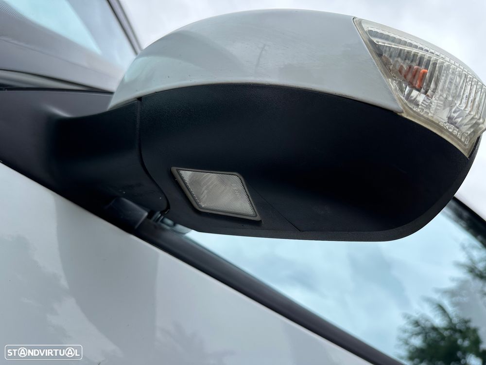 Ford S-Max 2.2 TDCi Titanium 7L - 22