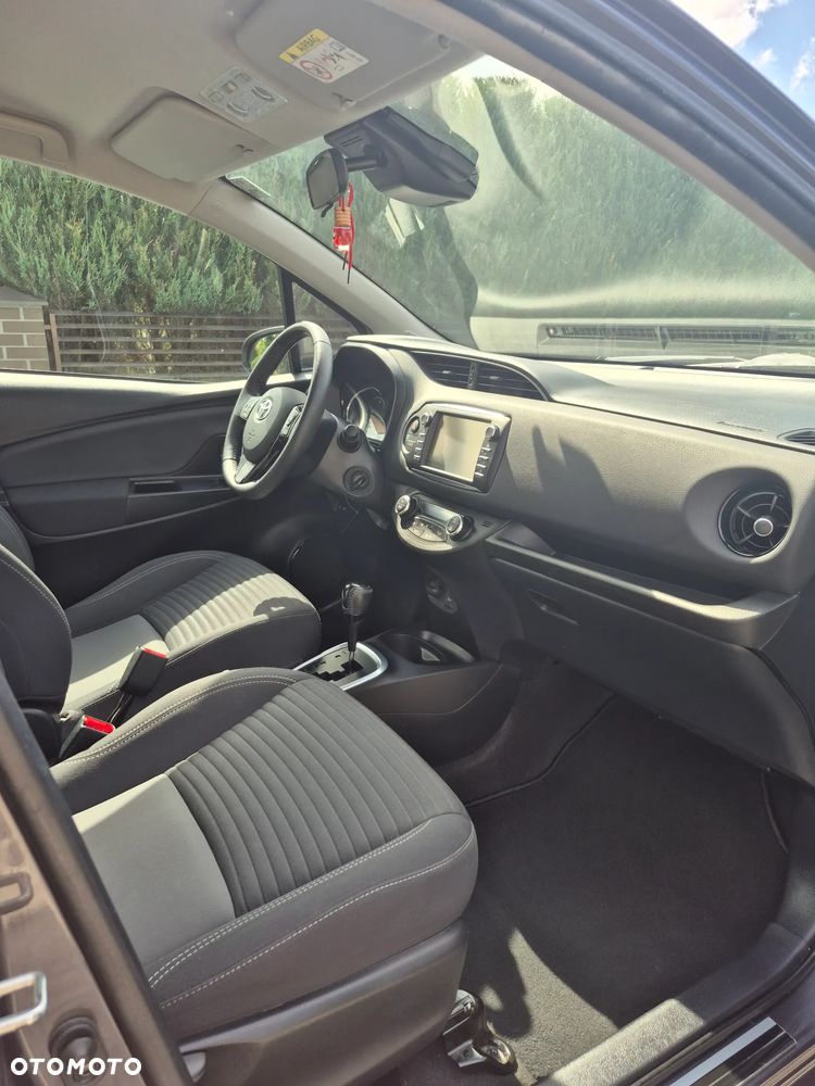 Toyota Yaris 1.5 VVT-i Y20 Team Deutschland - 15