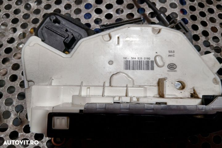 Broasca usa spate dreapta 5K4839016Q 5K4839016Q Volkswagen VW Golf 7 - 3