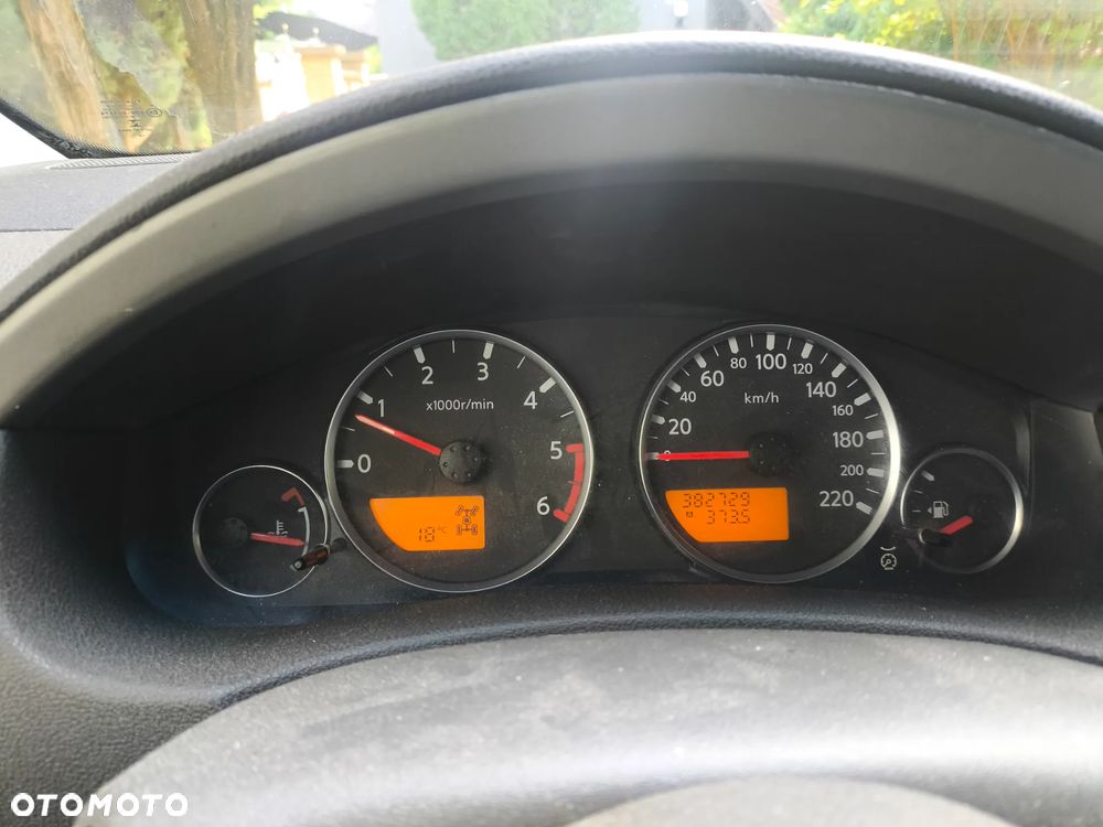 Nissan Pathfinder 2.5 DCi Sport / SE - 6