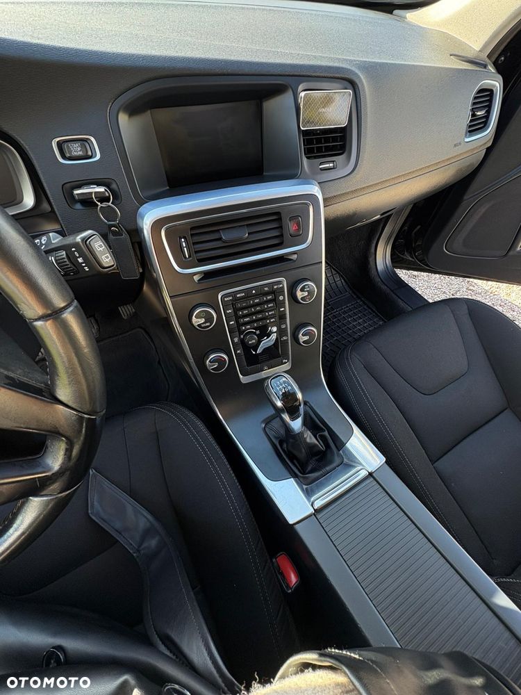 Volvo V60 D2 Drive-E Momentum - 29