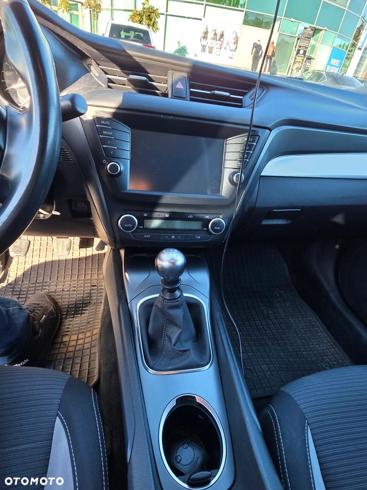 Toyota Avensis 1.8 Premium - 14