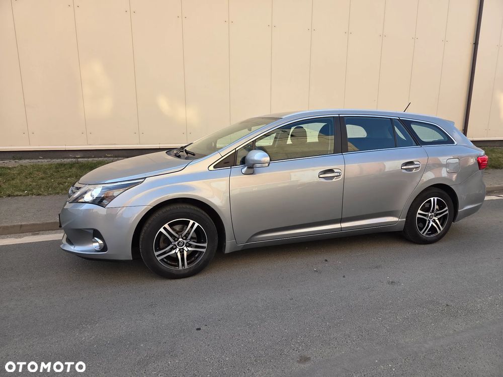 Toyota Avensis 1.8 Executive - 2