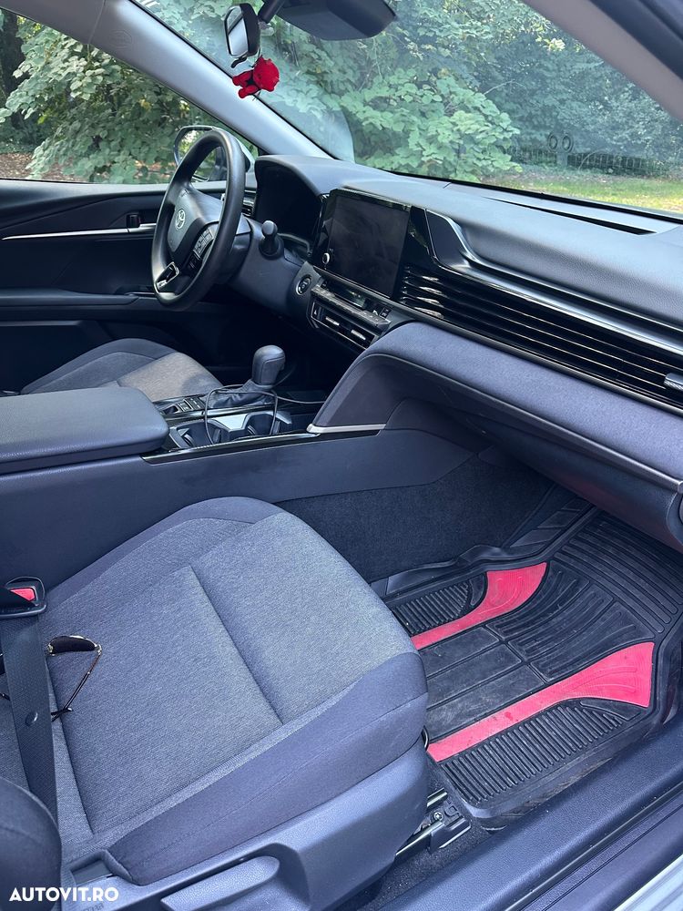 Toyota Camry - 11