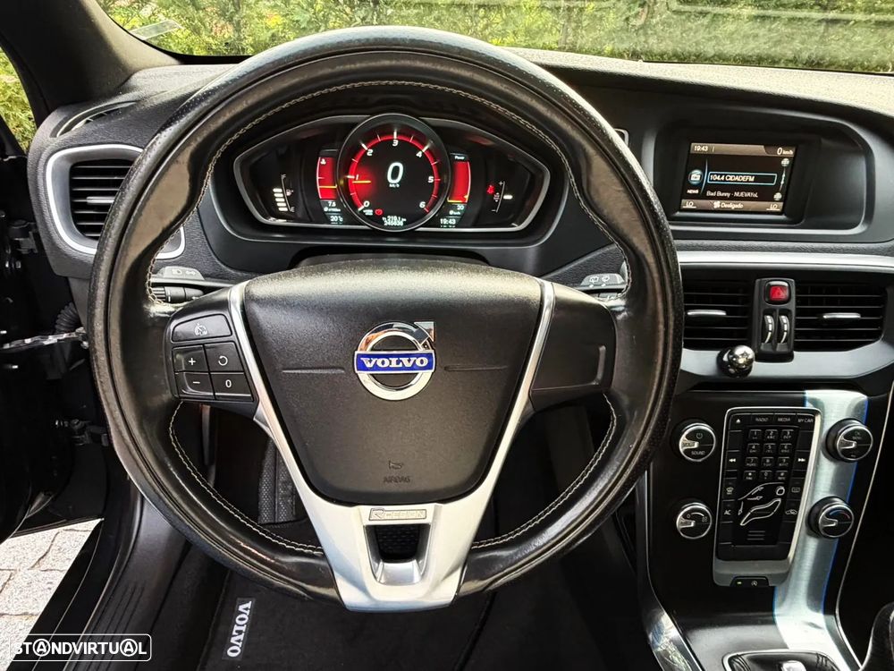 Volvo V40 D2 R Design - 11