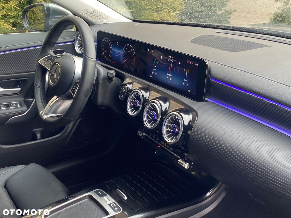 Mercedes-Benz CLA 180 Progressive 7G-DCT - 15