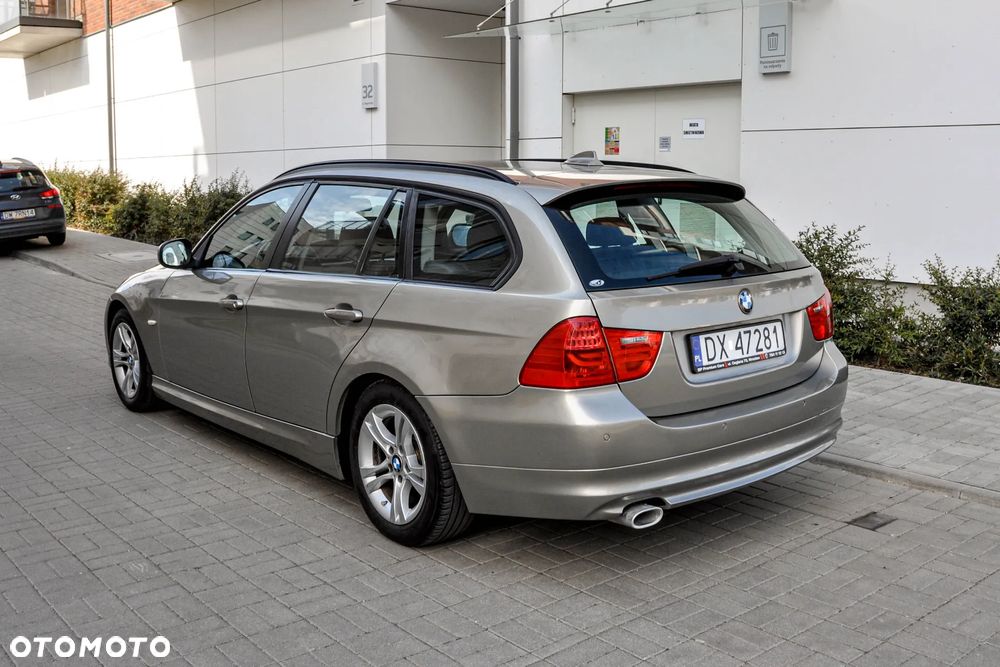 BMW Seria 3 320d DPF Efficient Dynamics Edition - 3